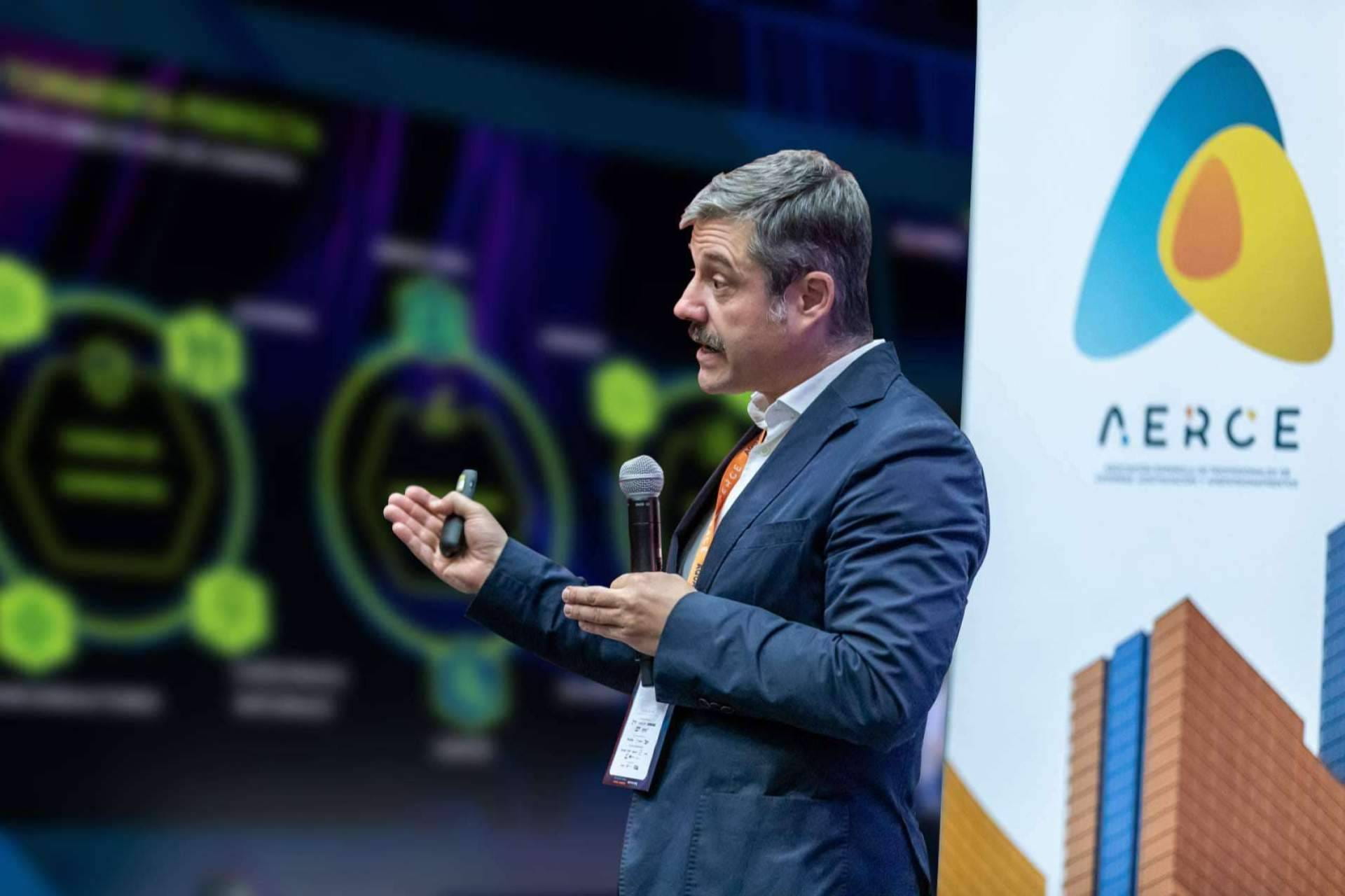 Felipe Gracia en AERCE